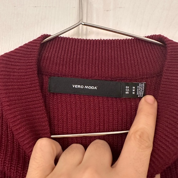 Burgundy red mock neck sweater - Picture 2 of 3